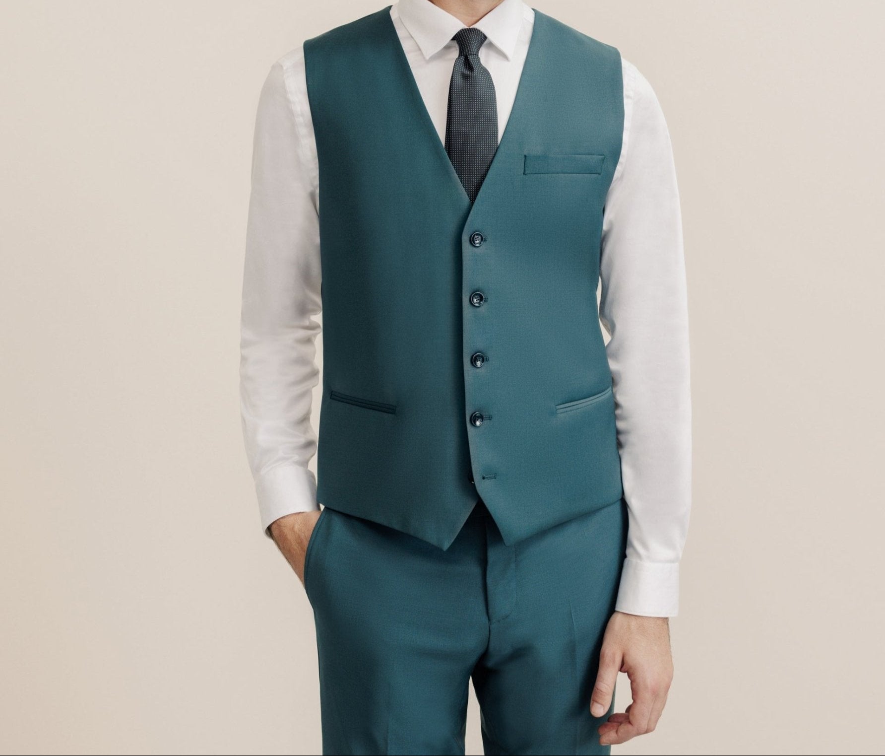 Green Wool Vest: Stylish City Wear for Men