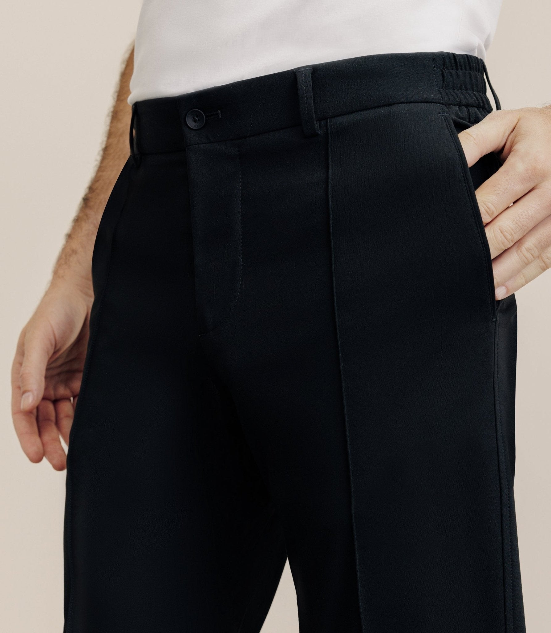 City pants in black mesh