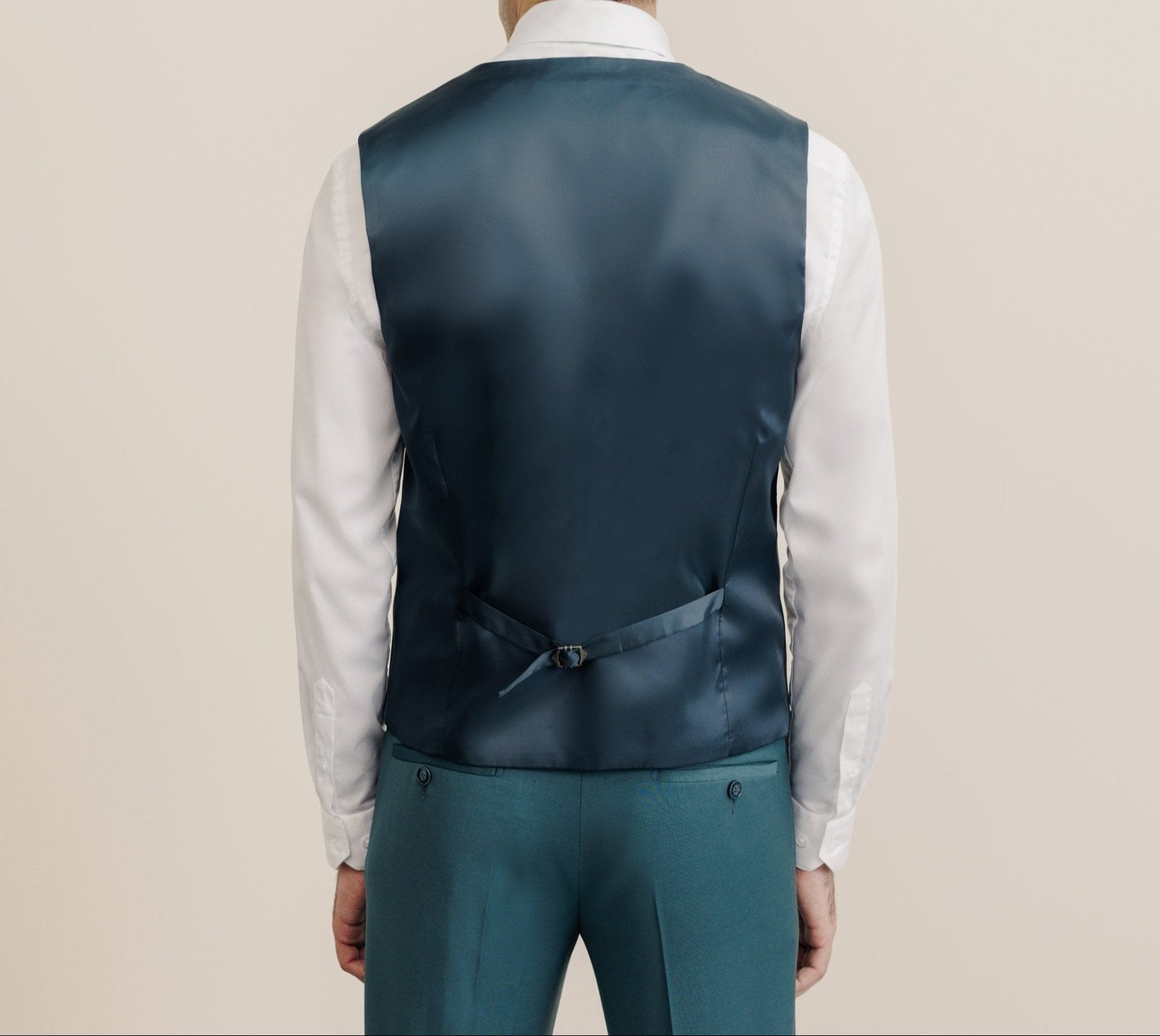 Green Wool Vest: Stylish City Wear for Men