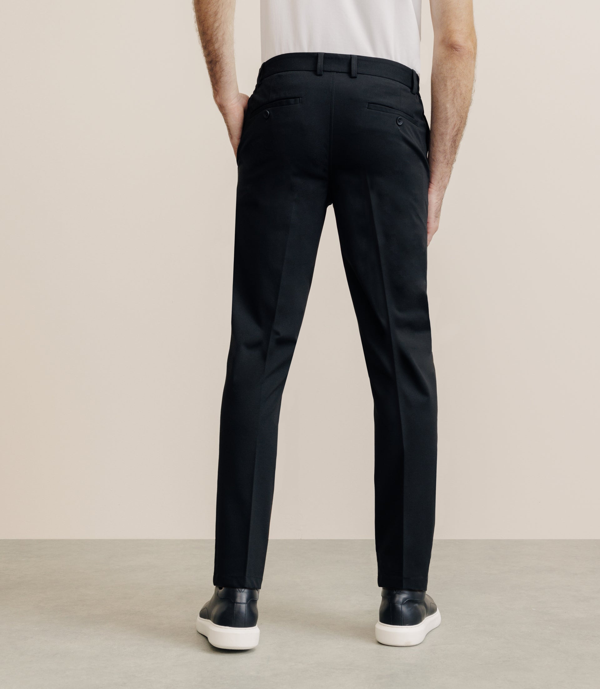 City pants in black mesh