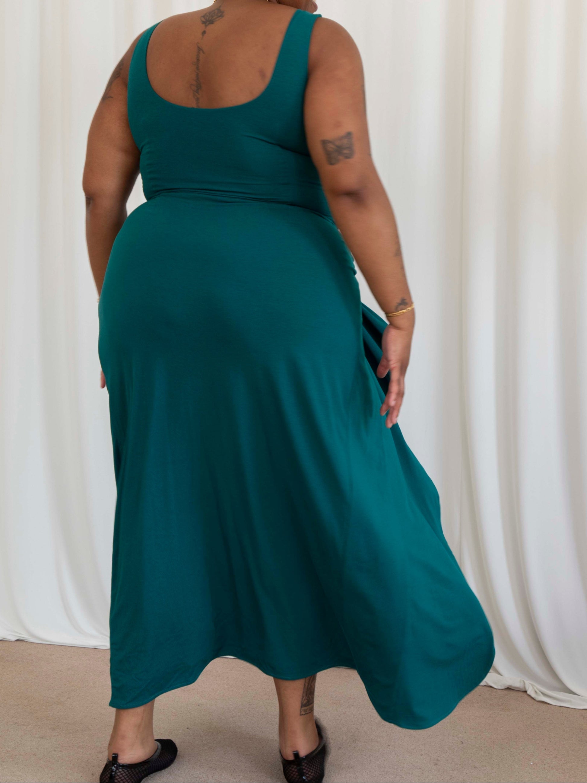 Athena Dress: Sculpting Comfort & Chic Style