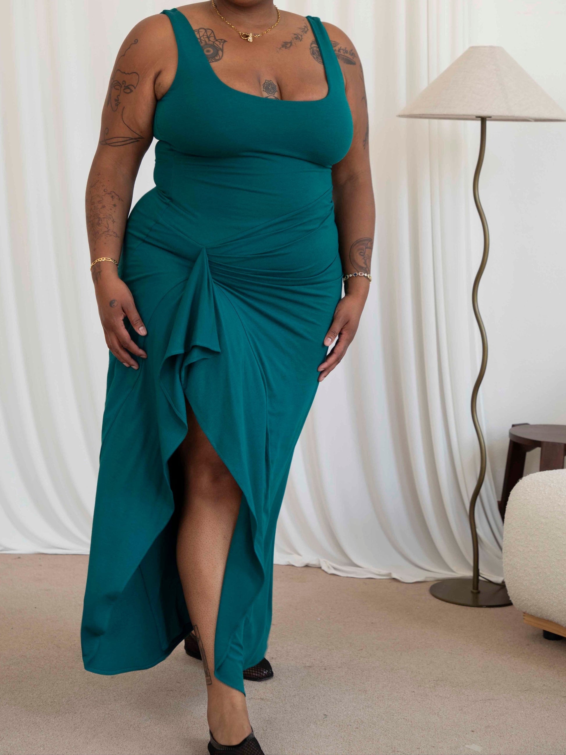 Athena Dress: Sculpting Comfort & Chic Style