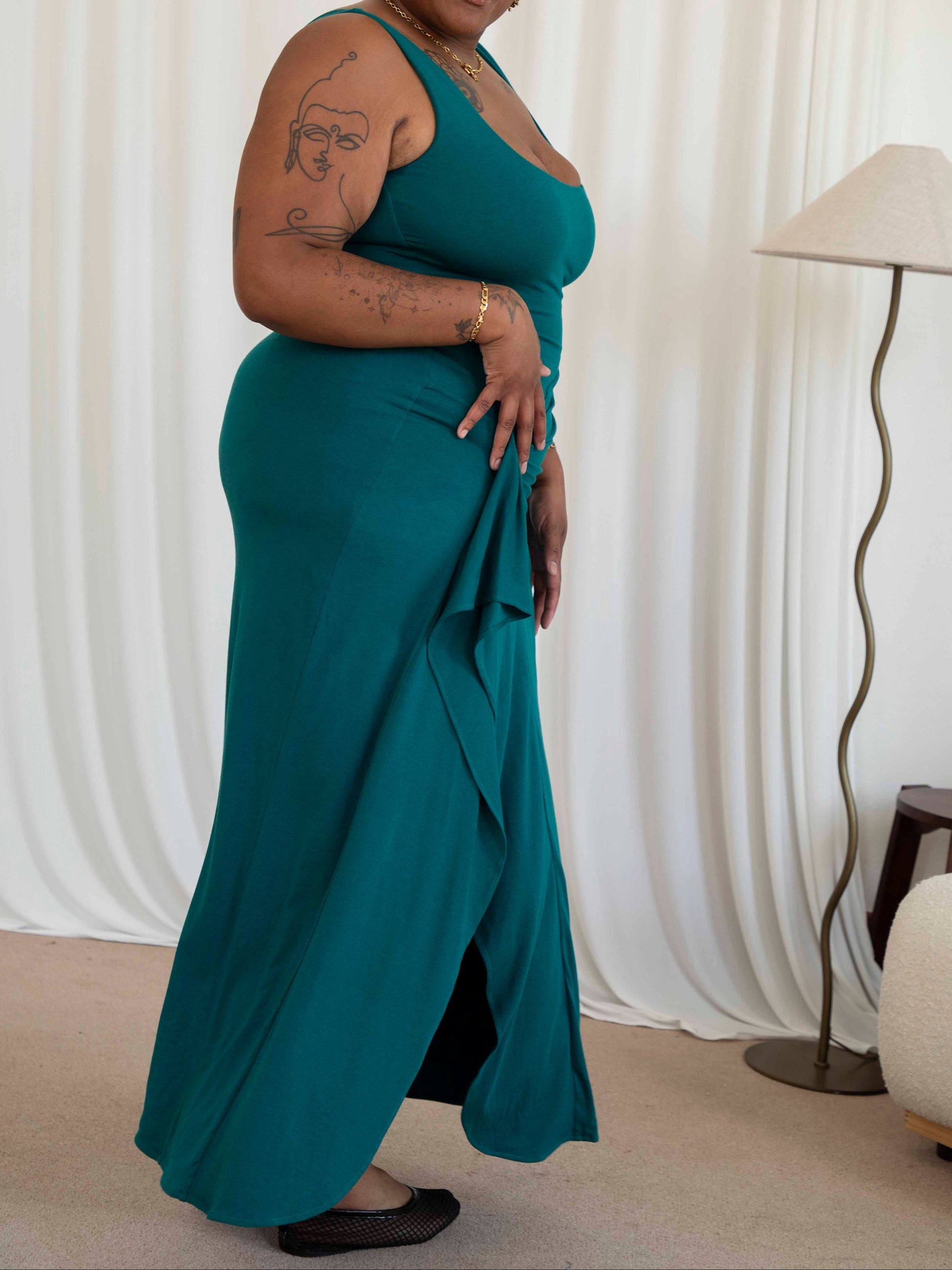 Athena Dress: Sculpting Comfort & Chic Style