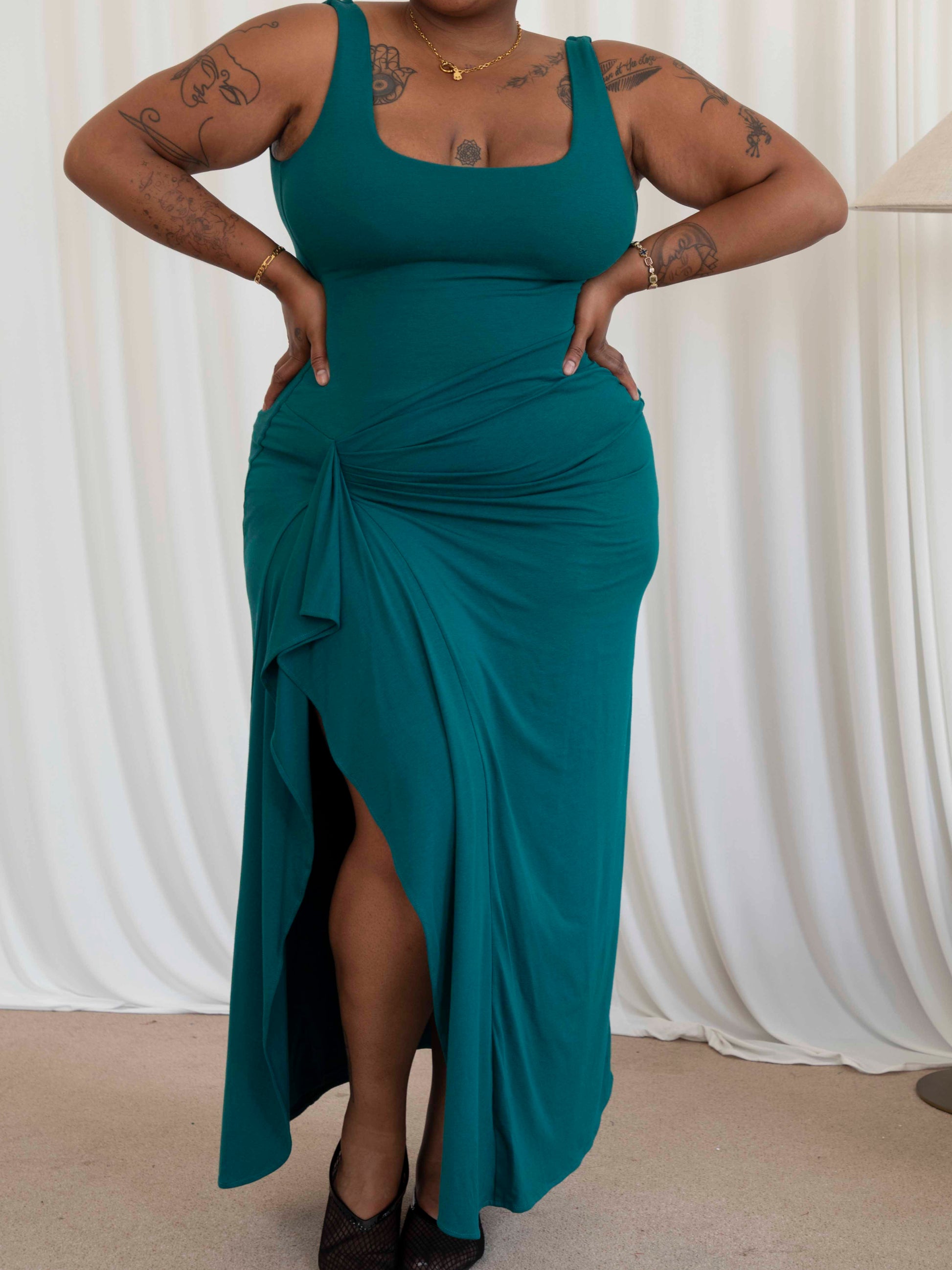 Athena Dress: Sculpting Comfort & Chic Style