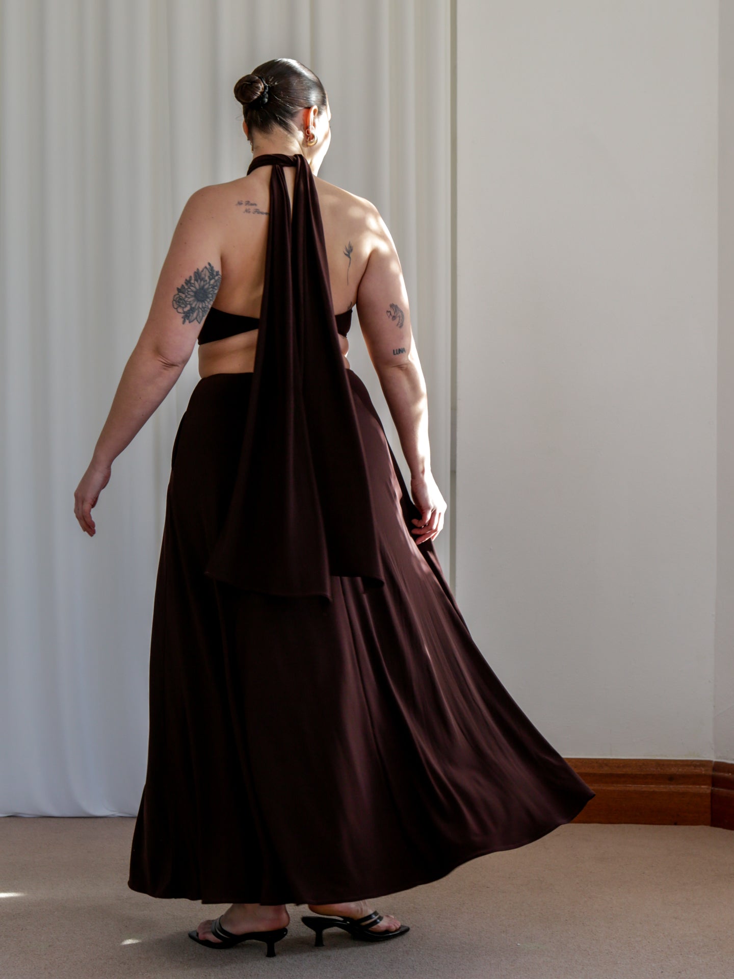 Echo Dress: Effortless Elegance & Timeless Style
