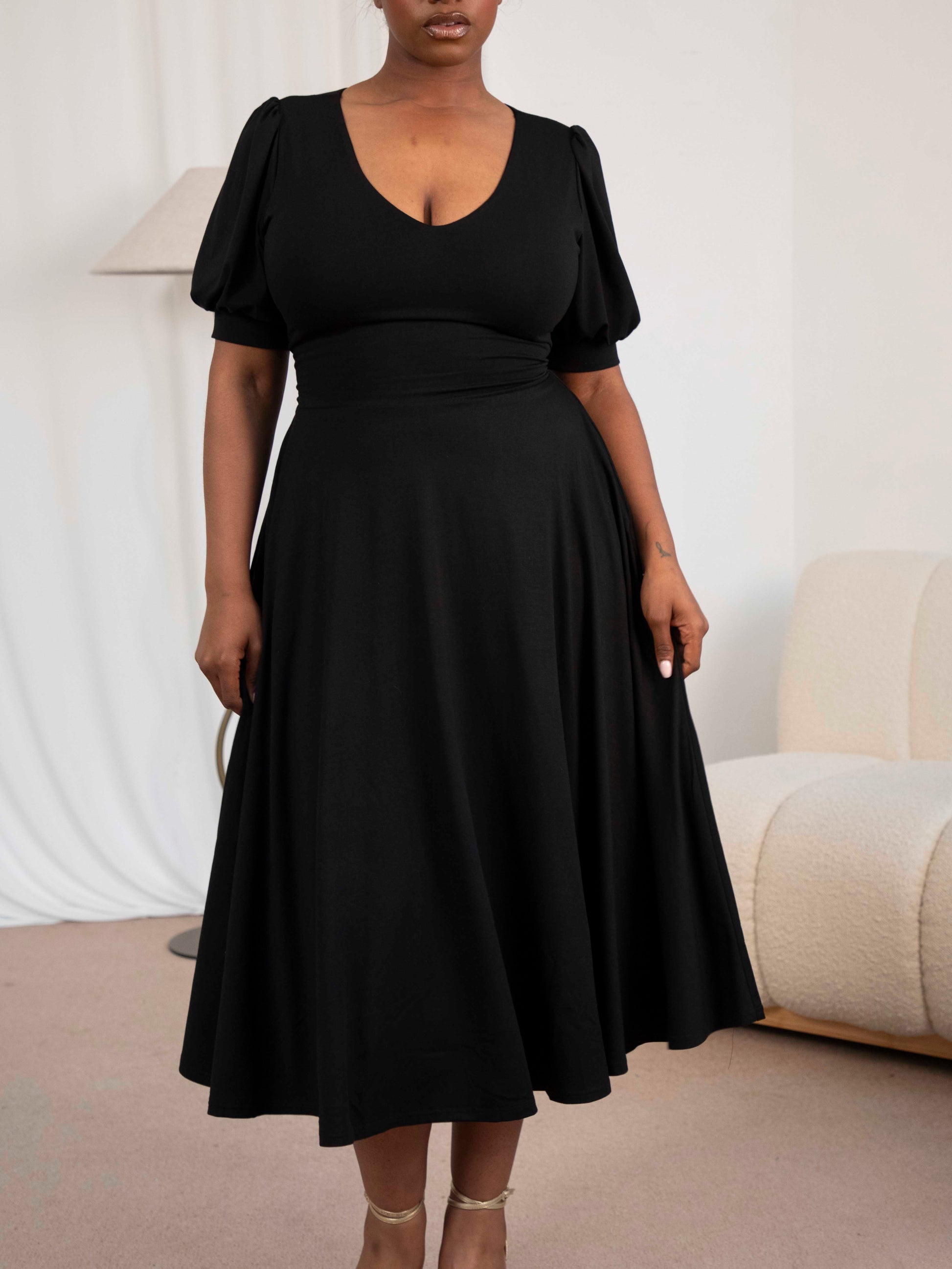 Elsie Dress: Elegant, Comfortable & Versatile Style