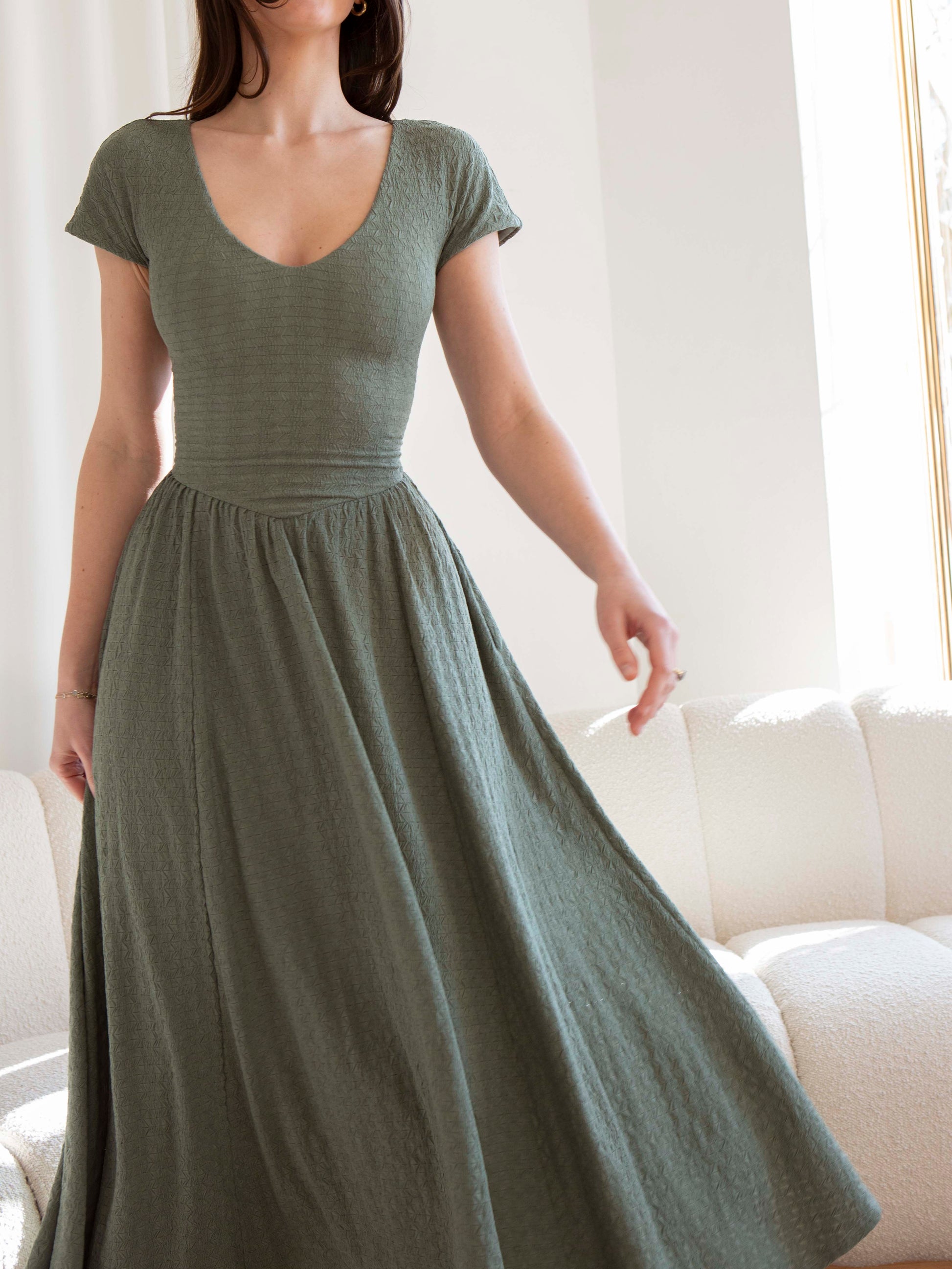 Georgia Dress: Sculpting Style & Versatility