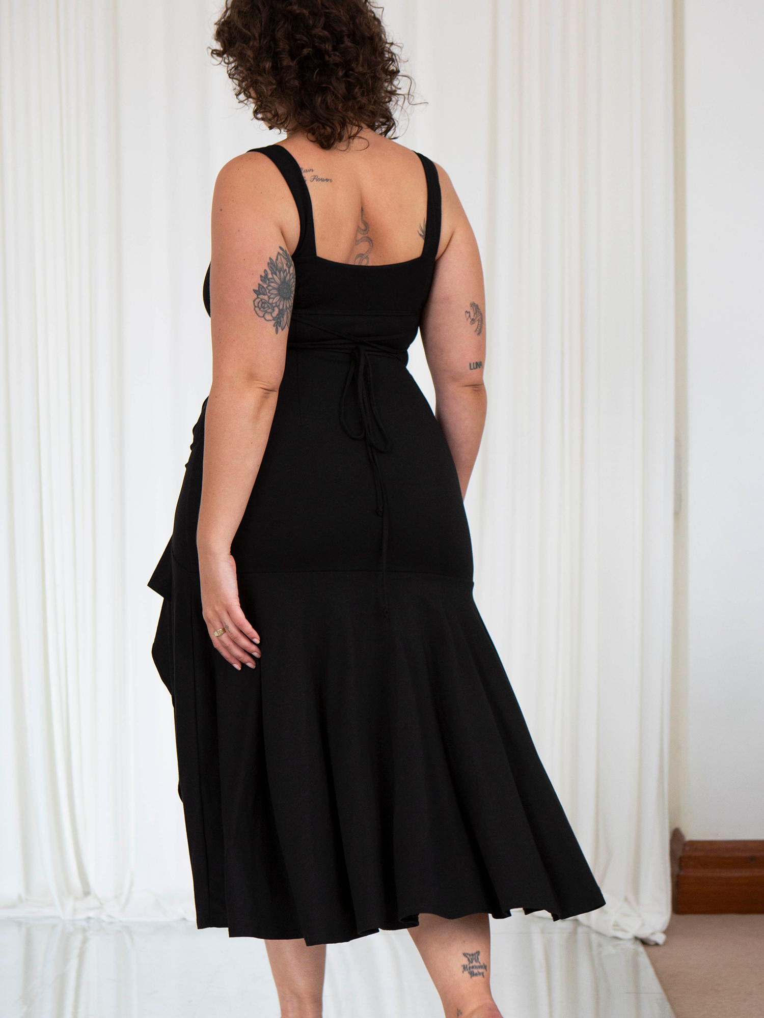 Ives Dress: Vintage Elegance & Sustainable Style