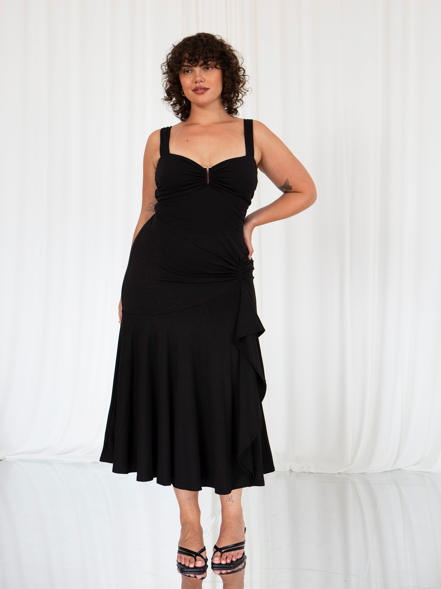 Ives Dress: Vintage Elegance & Sustainable Style