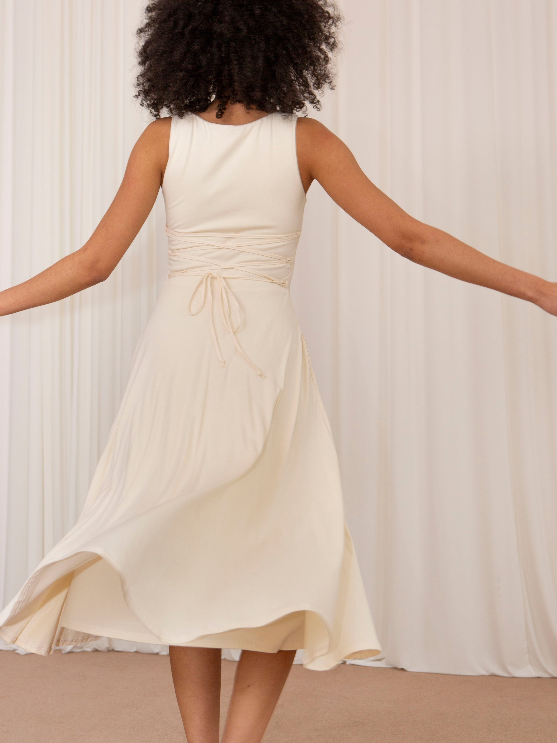 Juni Midi Dress: Versatile, Sustainable & Stylish