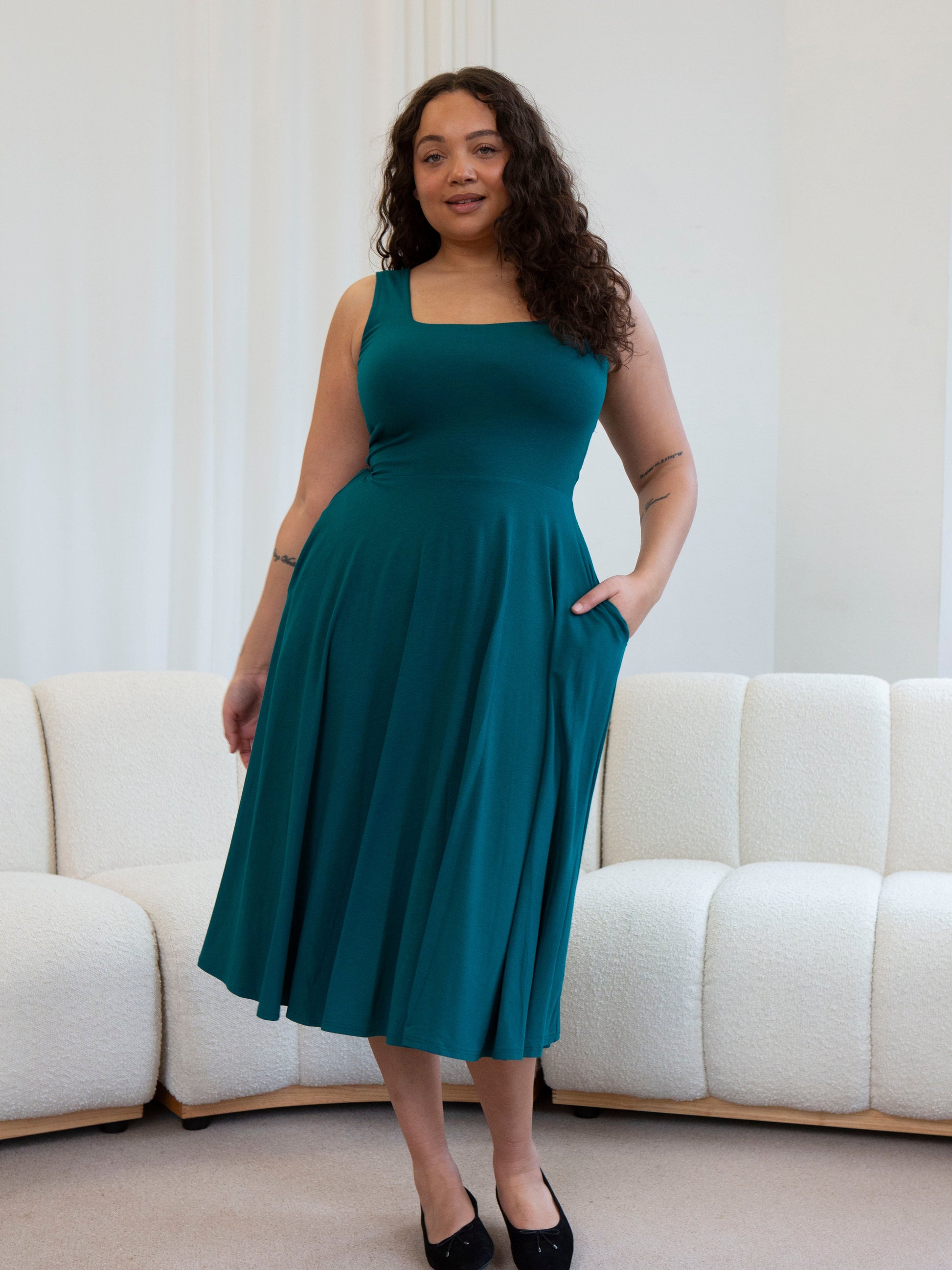 Juni Midi Dress: Versatile, Sustainable & Stylish